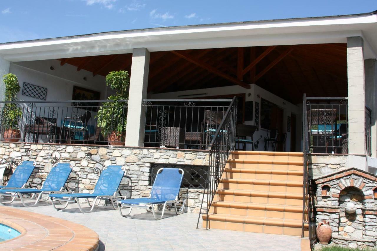 Veronica Kolios Exterior photo